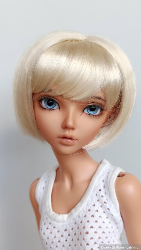 Парик 6-7" - Каре с пробором и челкой, сливочный блонд