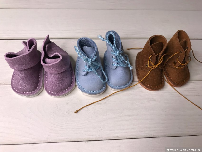 Продам много разной обуви на разных кукол (фото 2)