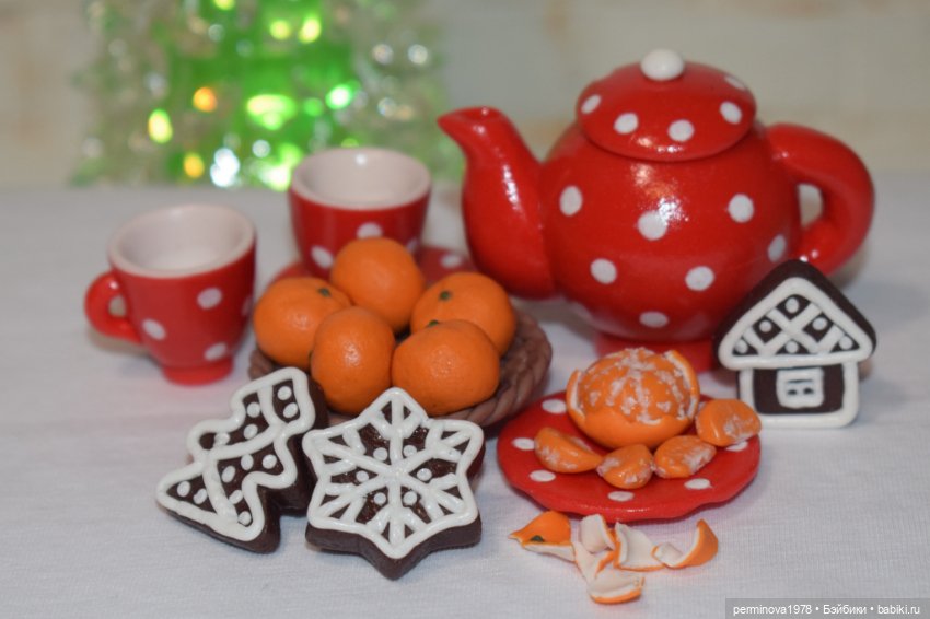 Посуда и угощение для кукол (фото 2)