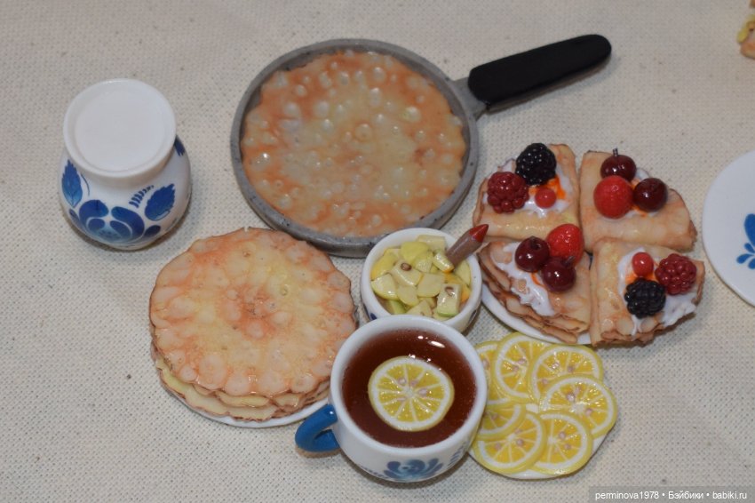 Посуда и угощение для кукол