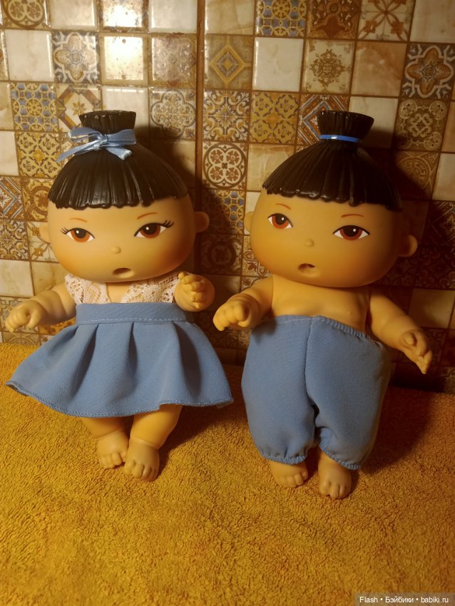 Пара анатомических пупсов Paola