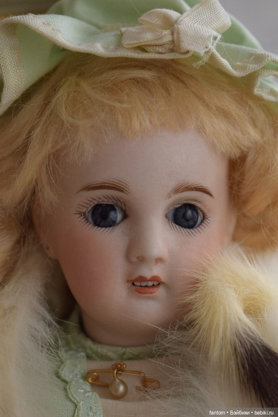 Французская bebe SFBJ с сокровищницей