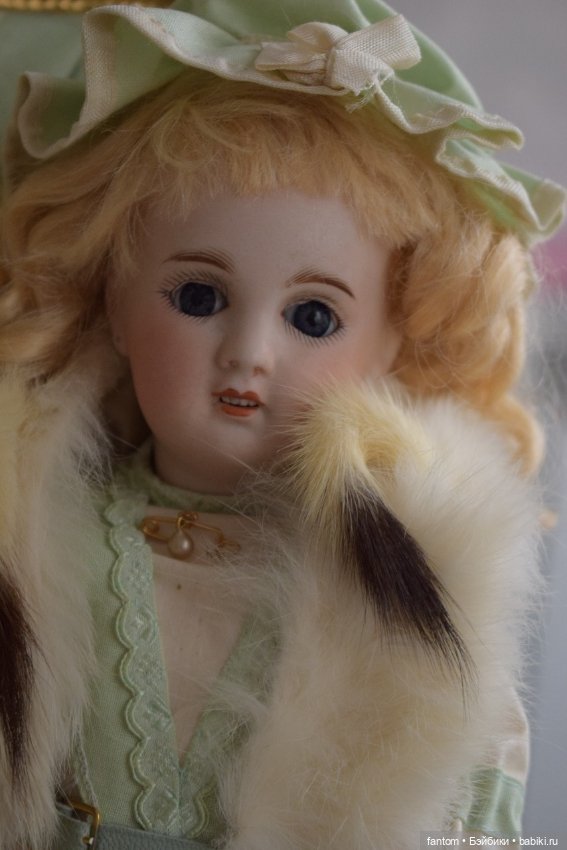 Французская bebe SFBJ с сокровищницей