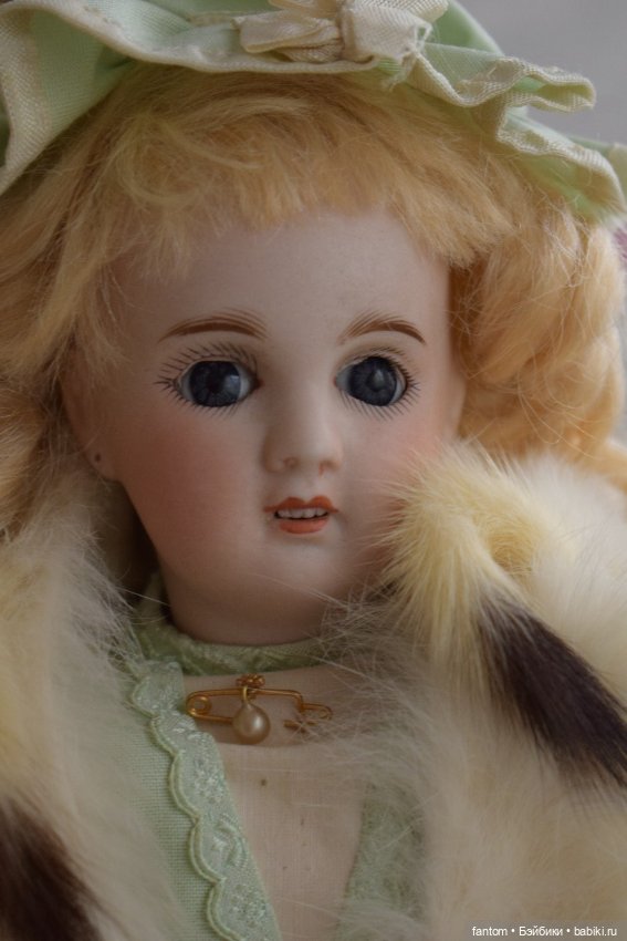 Французская bebe SFBJ с сокровищницей