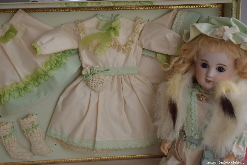 Французская bebe SFBJ с сокровищницей