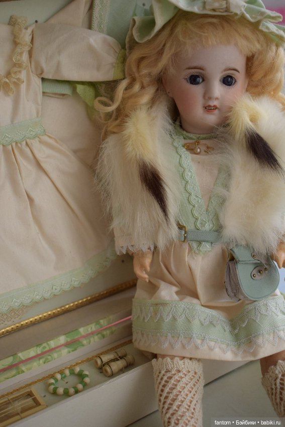 Французская bebe SFBJ с сокровищницей