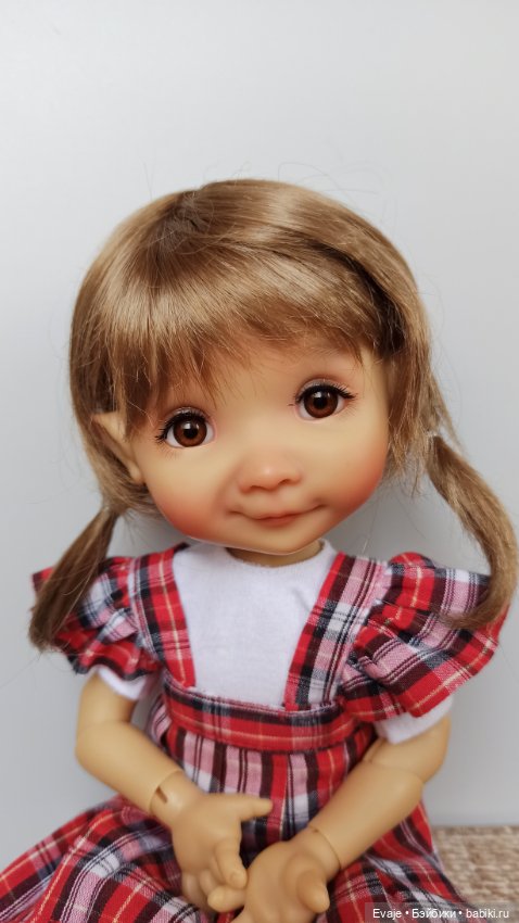 Парики 7-8" - Косички с заколкой, три цвета. Подходят Meadow dolls 28 см