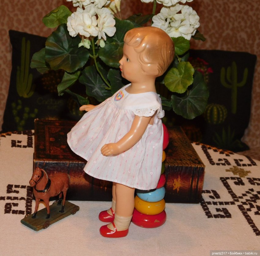 Стройная и благородная,редкая,рельефная, антикварная куколка 50-е годы.В отличном состоянии (фото 5)