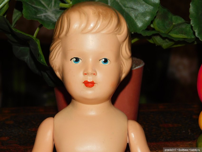 Стройная и благородная,редкая,рельефная, антикварная куколка 50-е годы.В отличном состоянии