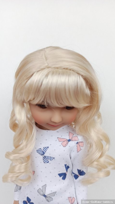 Парик 9-10" - Длинные локоны с пробором и челкой - сливочный блонд (фото 4)