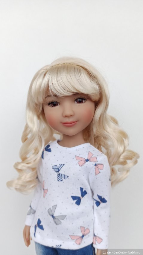 Парик 9-10" - Длинные локоны с пробором и челкой - сливочный блонд (фото 3)