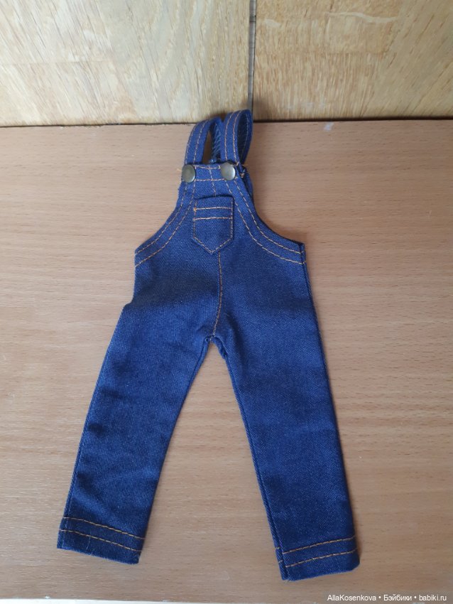 Джинсовый комбинезон — Одежда для кукол (фото 2)
