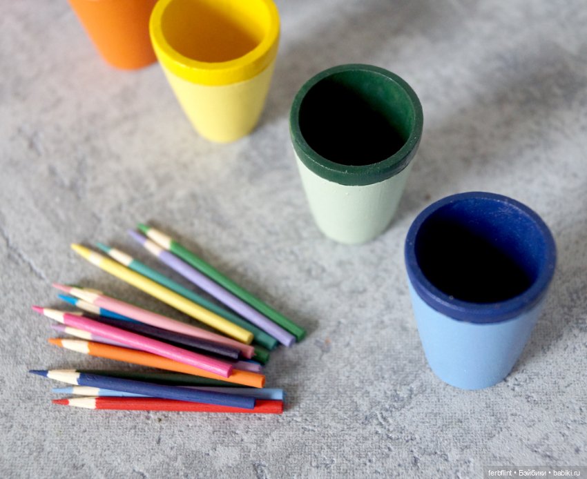 Подставка с карандашами в масштабе 1:6 (фото 4)