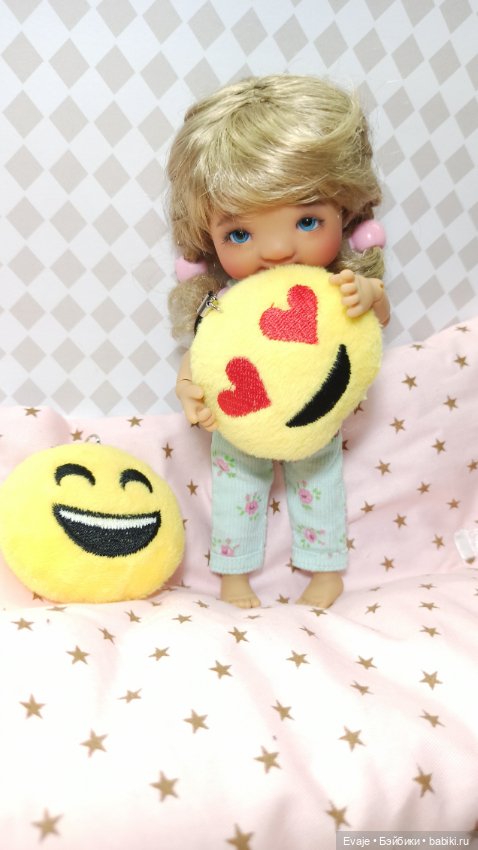 Подушки-игрушки "Смайлики" для кукол (фото 3)