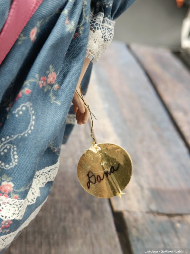 Дана от Phyllis Wright. Фарфор