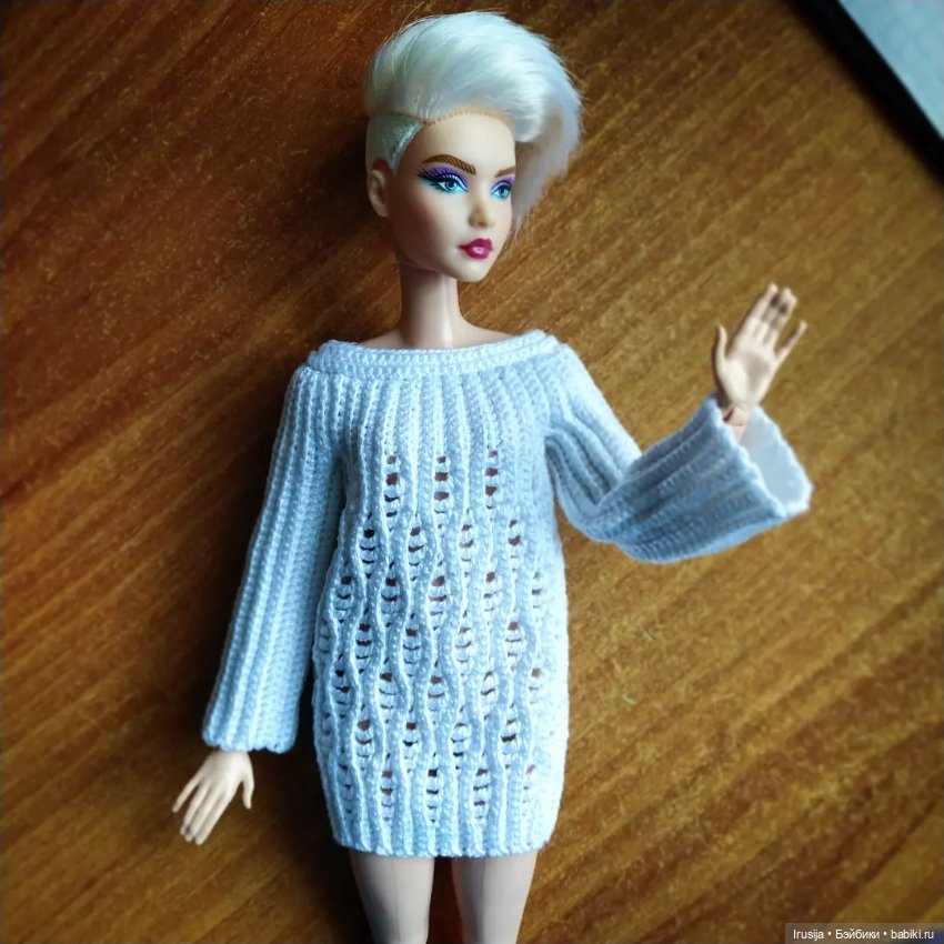 Вязаная одежда для куклы Барби