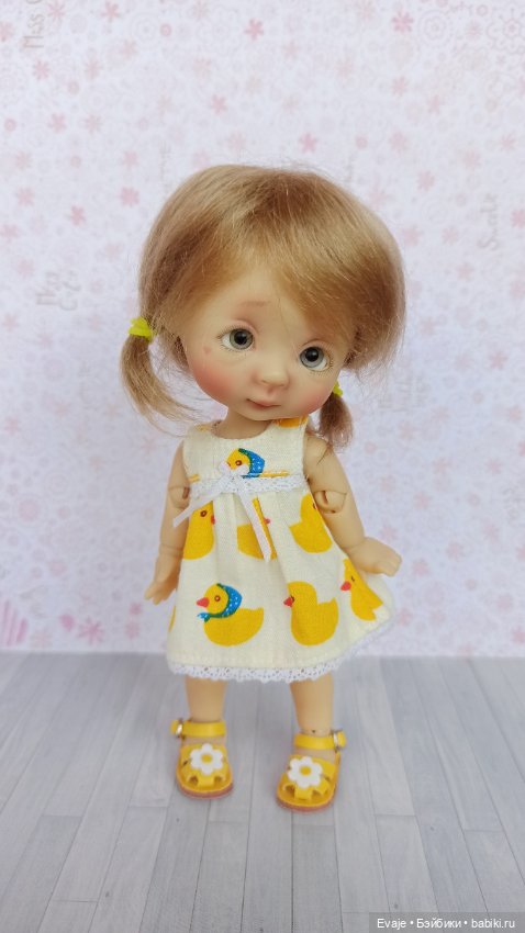 Босоножки с цветочком, размер 1/8 (фото 2)