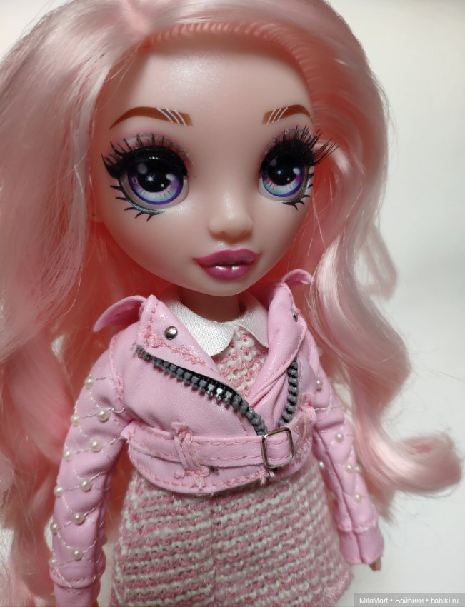 Rainbow High Белла Паркер (фото 4)