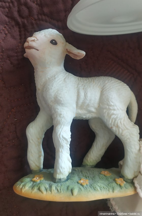 Маленькая пастушка с овечкой , полностью фарфоровая (415.1)