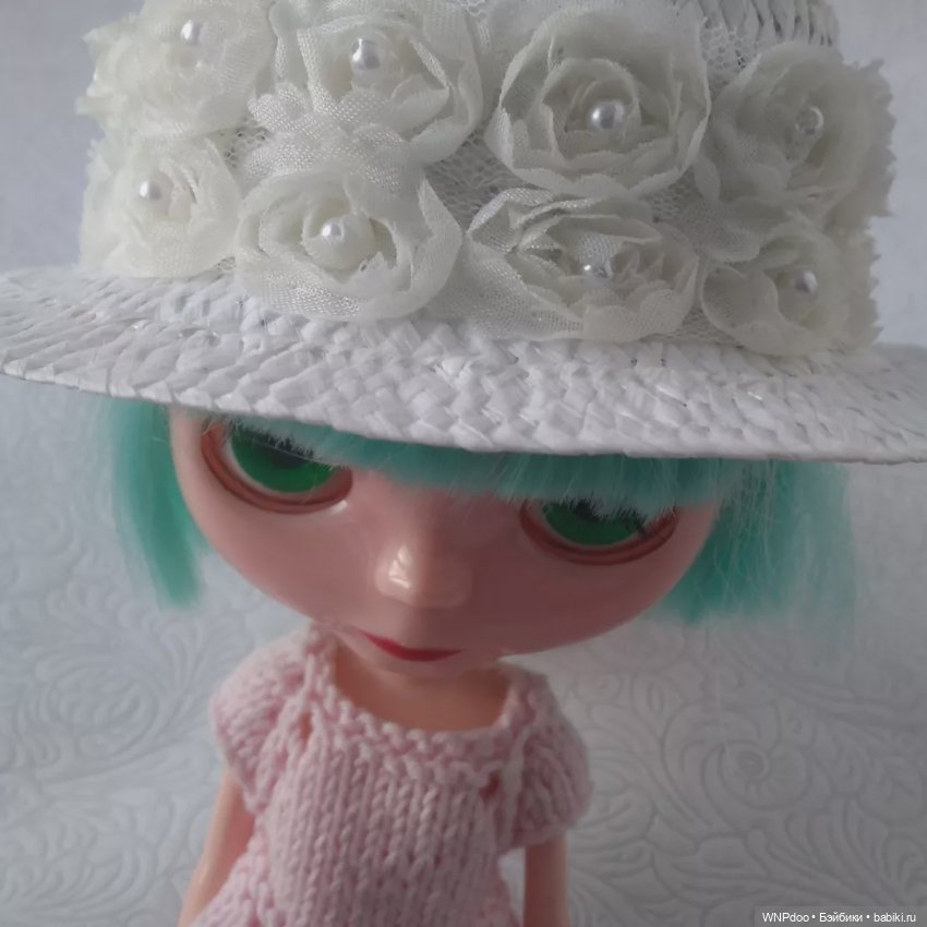 Шляпа белая, с цветами — Одежда для кукол (фото 6)