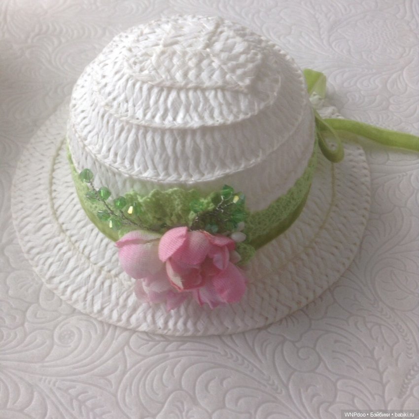 Шляпа белая, с цветами — Одежда для кукол (фото 2)