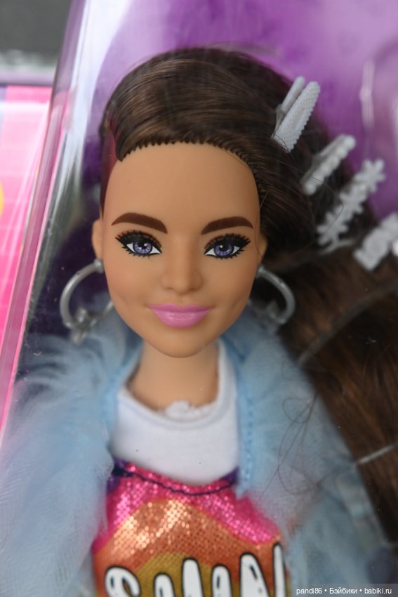 Barbie Extra Барби Экстра улыбашка с ямочками с крокодилом (фото 4)