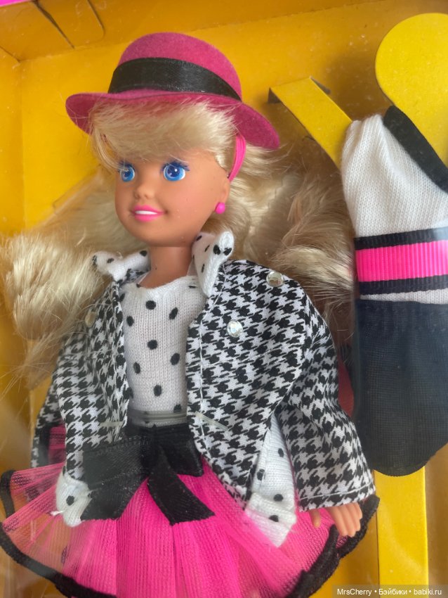 Party ‘n’ play Stacie / Стейси , сестричка Барби (фото 10)