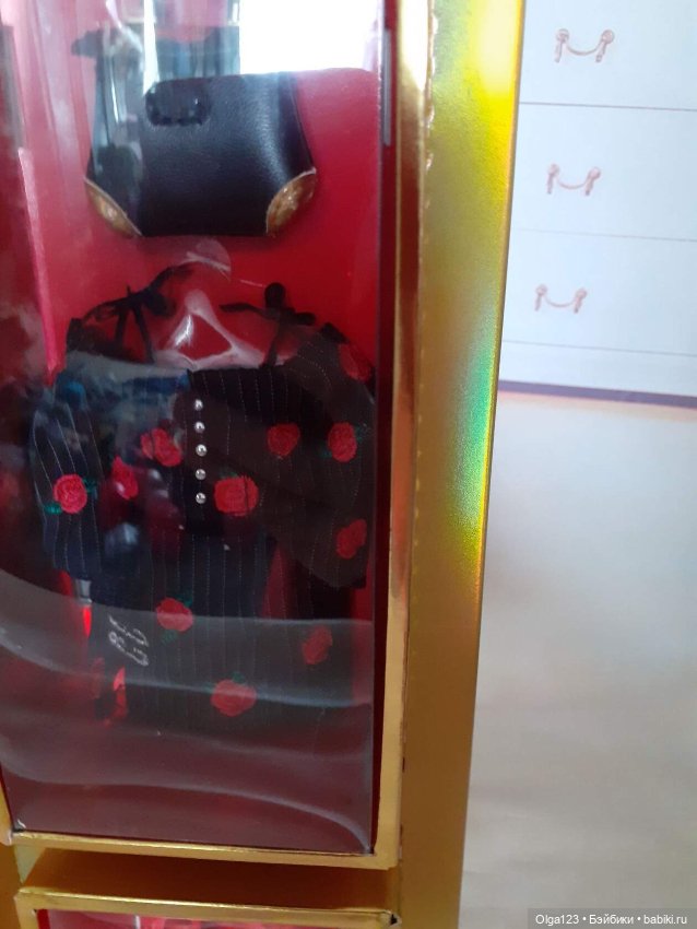 Rainbow high Дарья, Яркая красотка (фото 3)