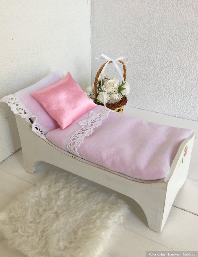 Кроватка с постельным бельем в стиле шебби-шик (фото 2)