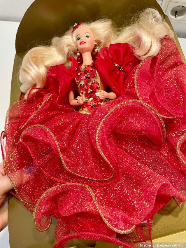 Happy Holidays Barbie — Игровые куклы (фото 8)