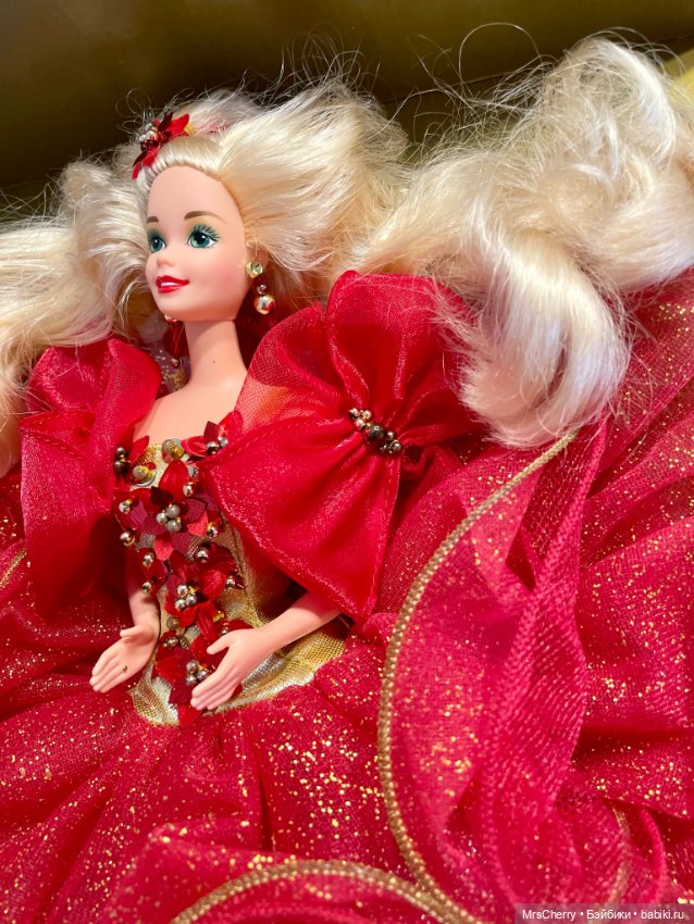 Happy Holidays Barbie — Игровые куклы (фото 9)