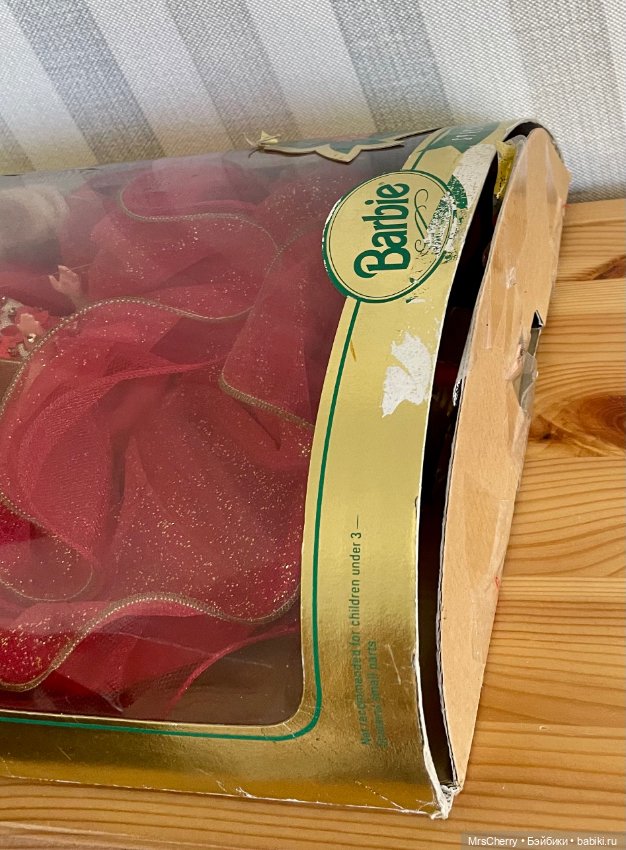 Happy Holidays Barbie — Игровые куклы (фото 4)