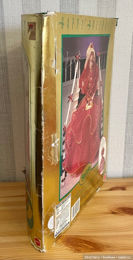 Happy Holidays Barbie — Игровые куклы (фото 3)