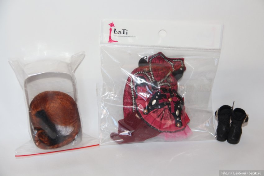 Комплекты от лимитных лати yellow с обувью и париками (фото 6)