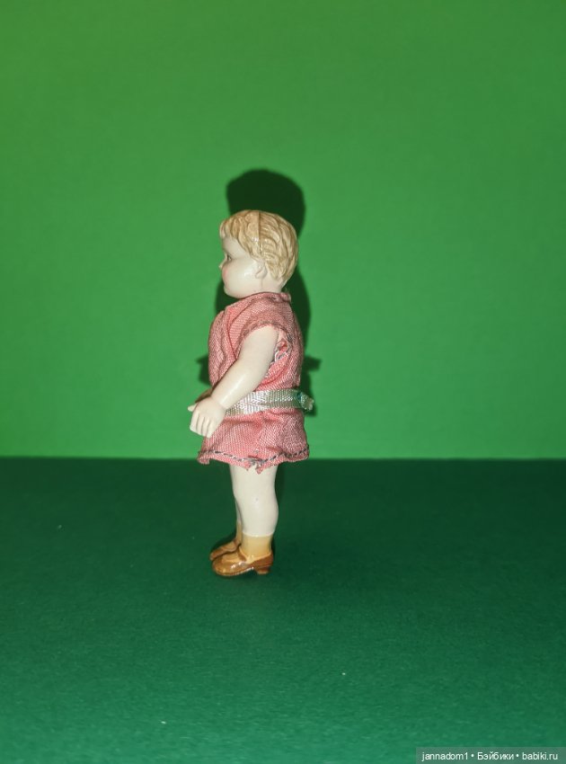 Целлулоидная куколка Minerva с рельефными волосами, высота 9 см (фото 7)