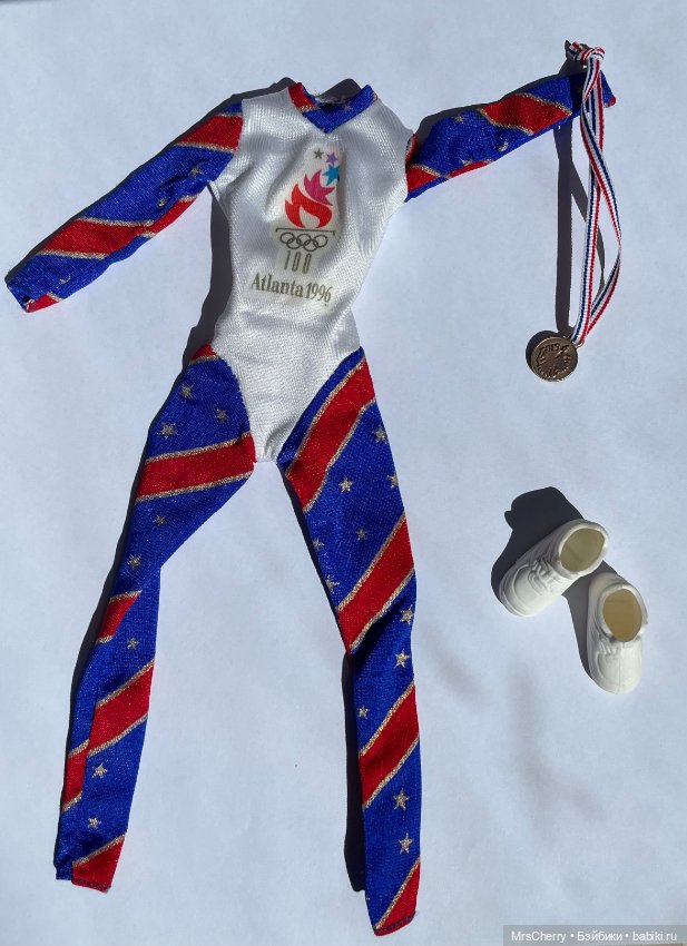 Аутфиты и аксессуары для Барби (фото 6)