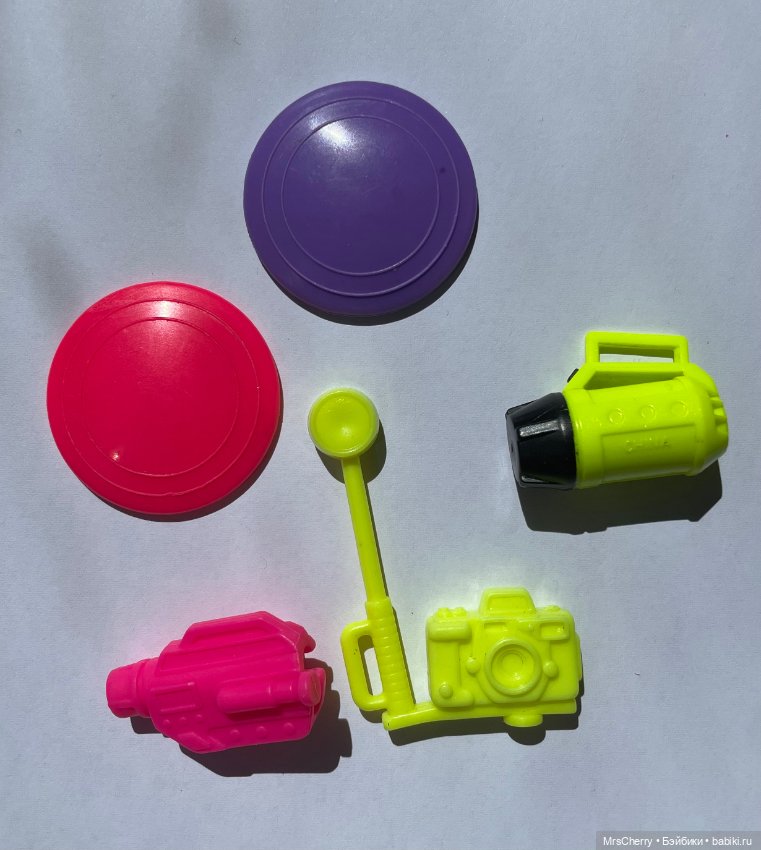 Аутфиты и аксессуары для Барби