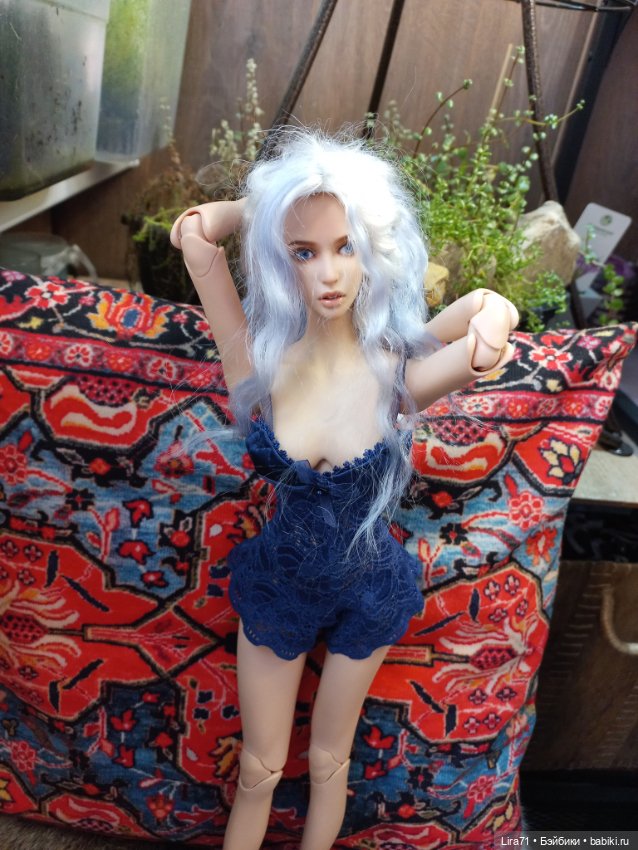 Парик "Голубая волна" очень красивый (фото 7)