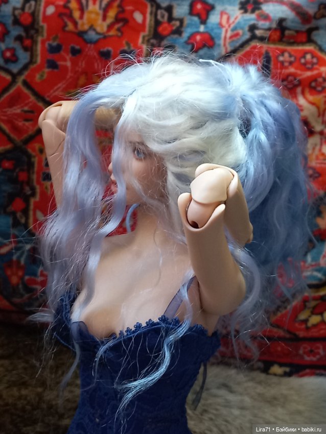 Парик "Голубая волна" очень красивый (фото 9)