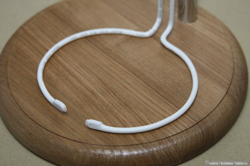 Стенды из массива ясеня для кукол от 30см до 85см (фото 6)