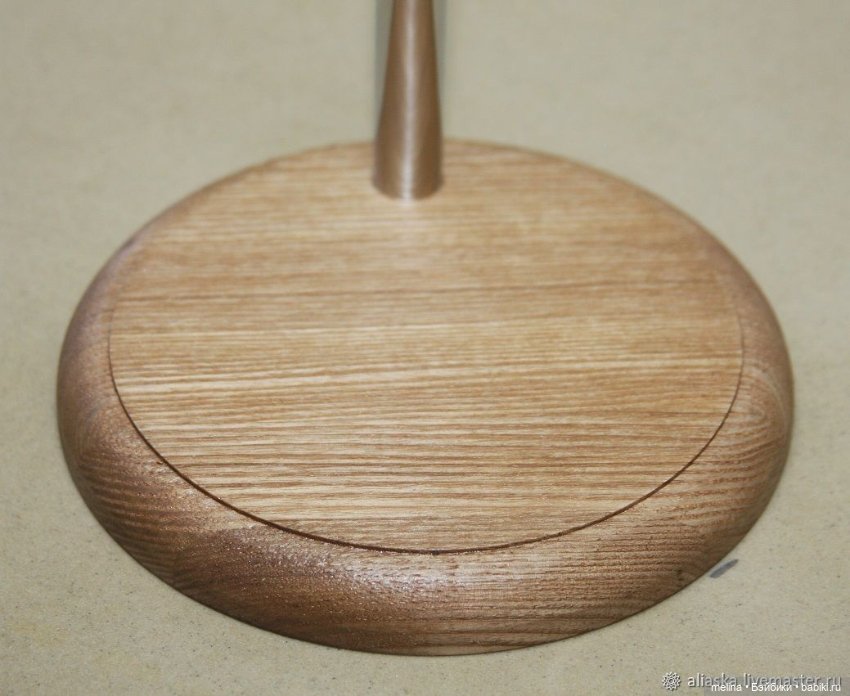 Стенды из массива ясеня для кукол от 30см до 85см (фото 5)