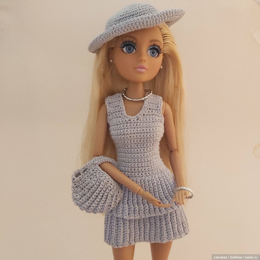 Одежда и аксессуары для кукол Moxie