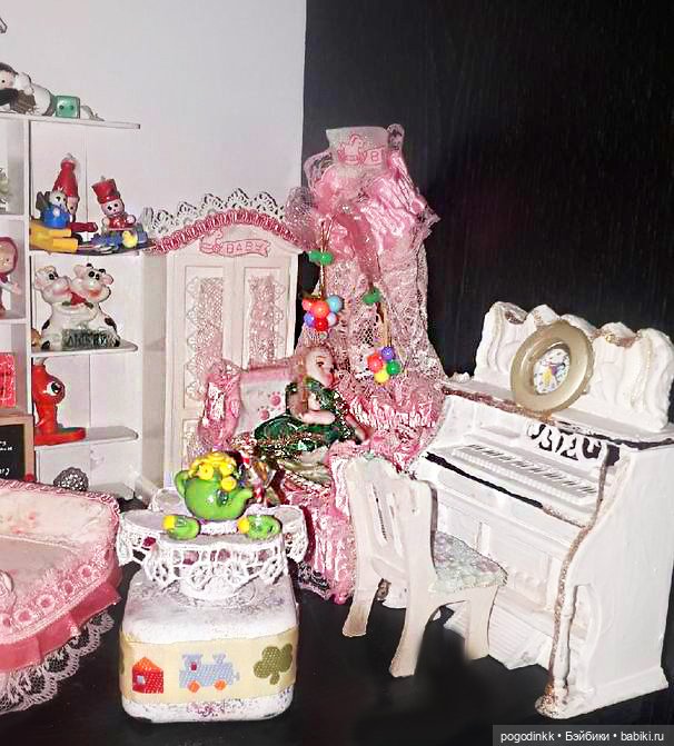 Милая розовая комнатка - вся мебель и аксессуары (фото 2)