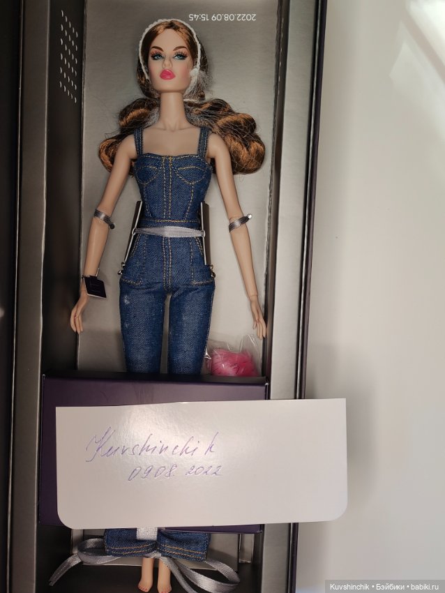 Eye Candy Rayna Ahmadi — Фэшн