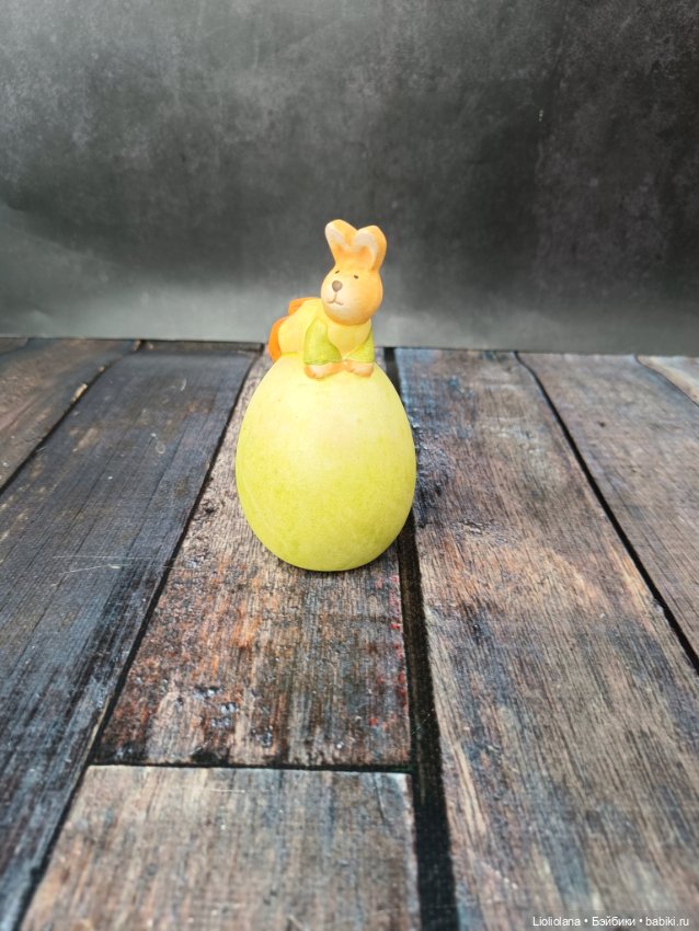 Статуэтка Пасхальный Кролик на яйце (фото 3)