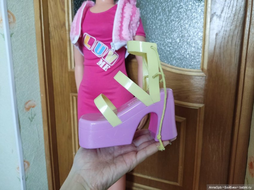 Кукла большая 120 см с обувью, одеждой (фото 6)