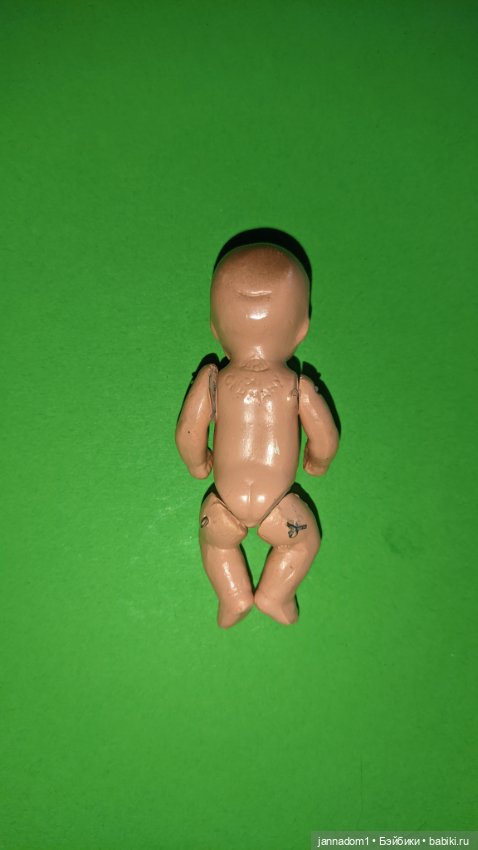 Бисквитный пупсик Аришка Ari August Riedeler GmbH &Co. KG, ГДР, высота 7,5 см (фото 4)