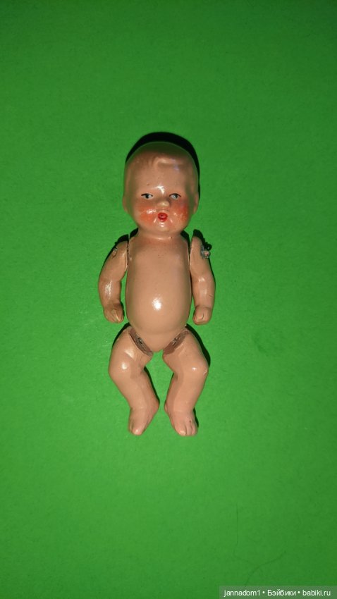 Бисквитный пупсик Аришка Ari August Riedeler GmbH &Co. KG, ГДР, высота 7,5 см (фото 5)