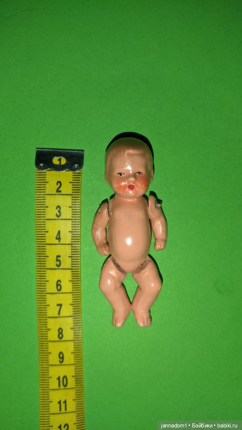 Бисквитный пупсик Аришка Ari August Riedeler GmbH &Co. KG, ГДР, высота 7,5 см (фото 3)