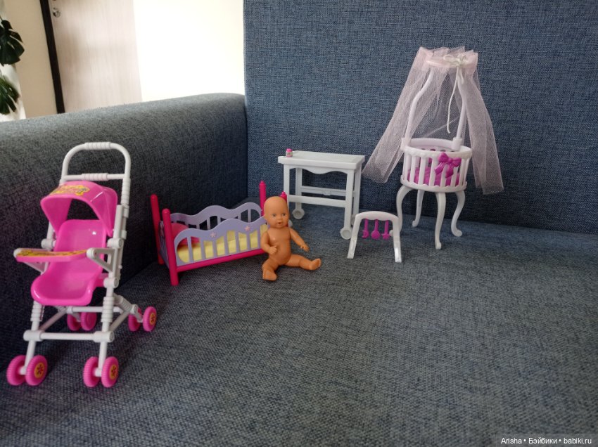 Мебель для кукол, с куклой (пьет и писает) и аксесс. CS8868 в кор. - Код 163581